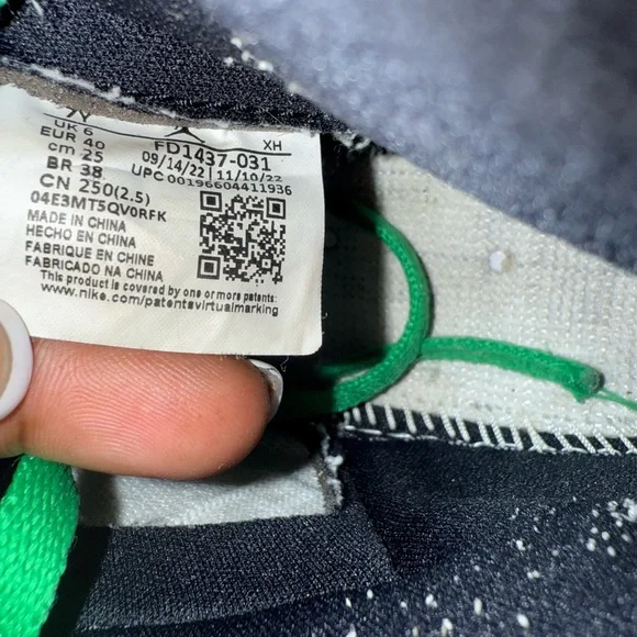 Nike Air Jordan 1 High Green Black White Sneakers - Picture 5 of 7